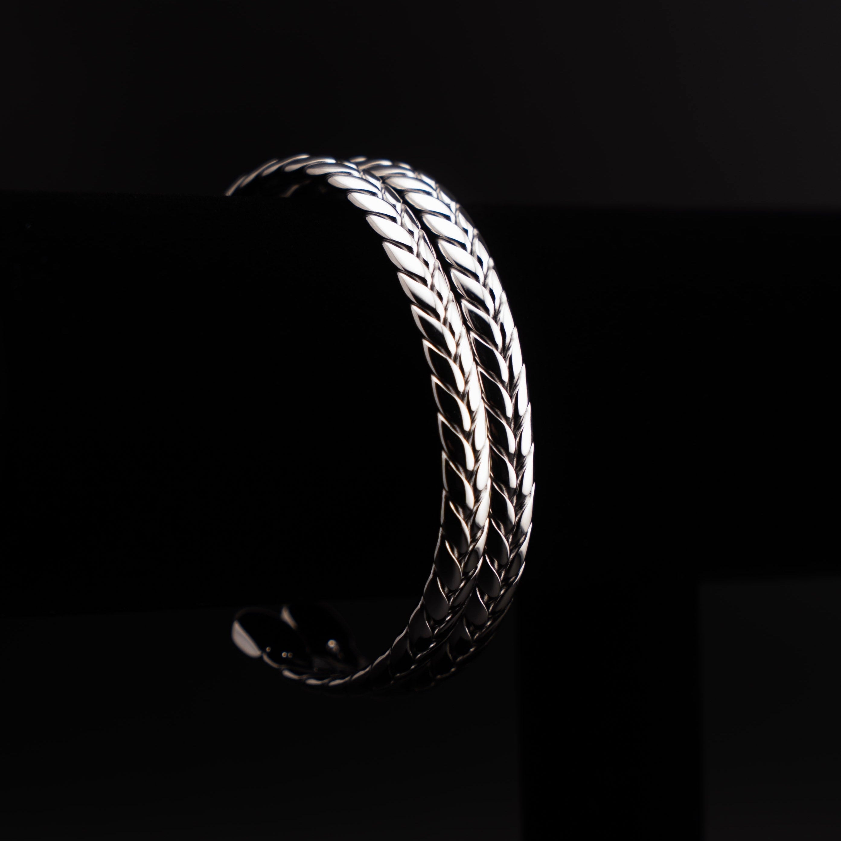 Braided Cuff - Silver Edition