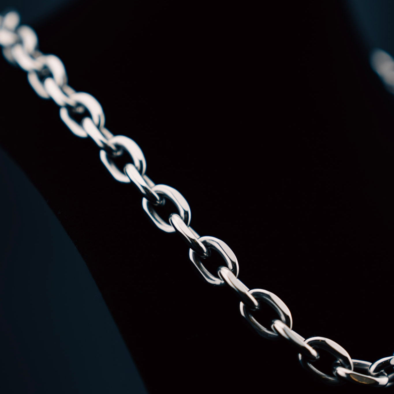 BELIKAN Toggle Chain — Silver