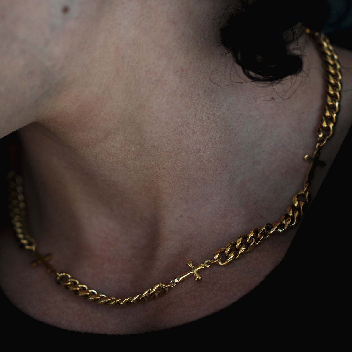 Relic Cuban Cross Chain - Gold